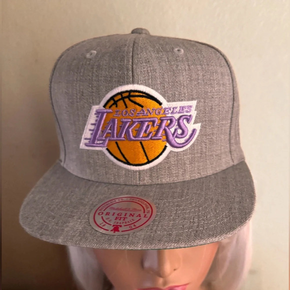Los Angeles Lakers Mitchell & Ness Classics Logo Snapback Hat - Heathered Gray - Picture 3 of 9